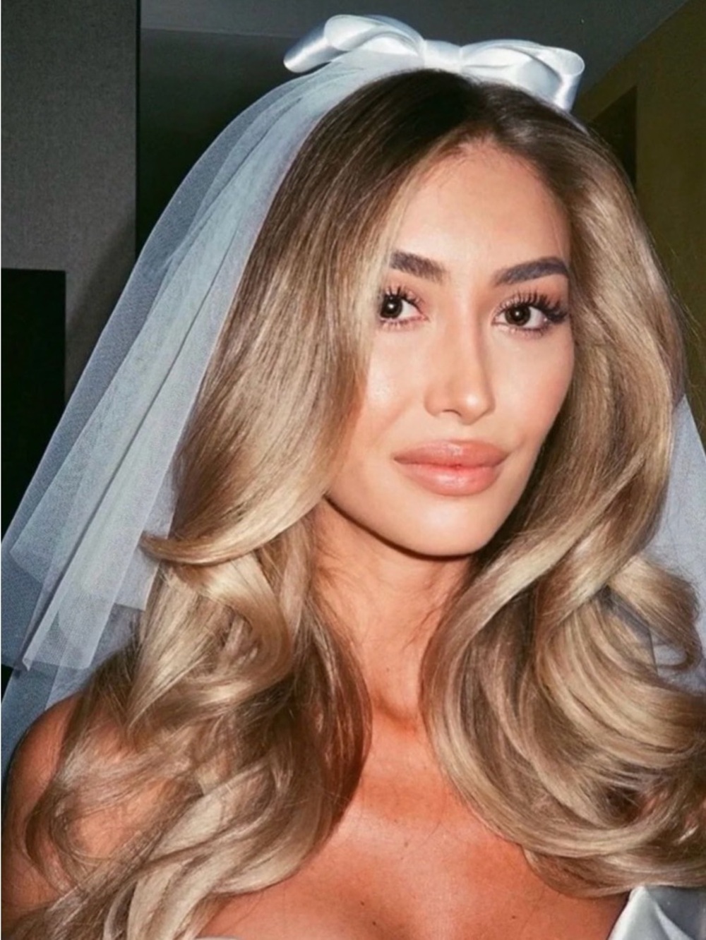 RIBBON BOW VEIL